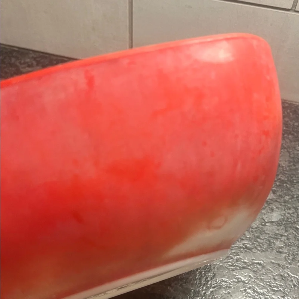 Vintage Pyrex square red hostess bowl. 2.5 qt. Excellent condition